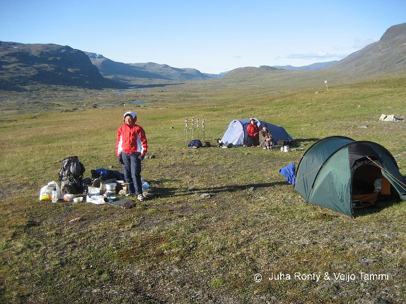 IMG_1823.JPG - Telttaleirimme vähän ennen Tjäktastugania.